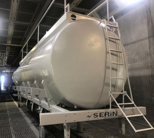 Процес фарбування бензовоза на заводі SERIN
