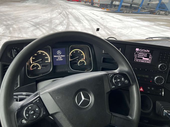 Mercedes-Benz Actros 1845